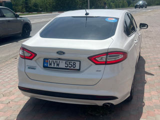 Ford Fusion foto 8