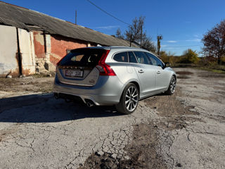 Volvo V60 foto 2