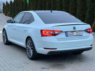 Skoda Superb foto 3