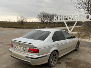 BMW 5 Series foto 2