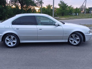 BMW 5 Series фото 8