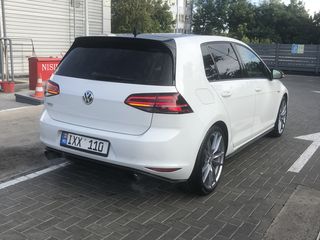 Volkswagen Golf foto 1