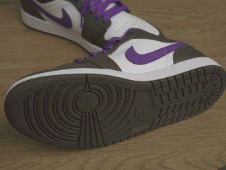 Nike Air Jordan 1 Low / 44 (Palomino/Wild Berry-White) foto 5