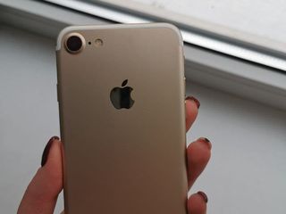 iPhone 7 Gold фото 3
