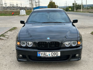 BMW 5 Series foto 2