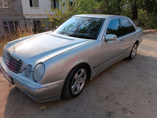 Mercedes E-Class foto 3