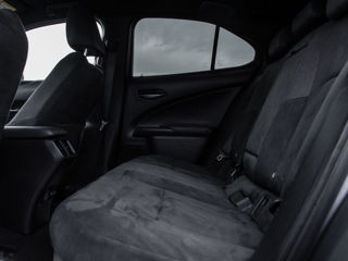 Lexus UX foto 8