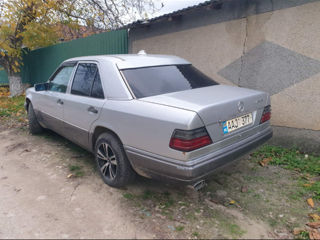 Mercedes E-Class foto 3