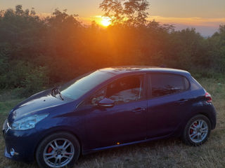 Peugeot 208 foto 9