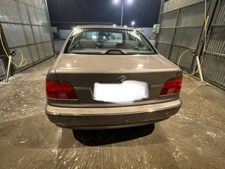 BMW 5 Series foto 5