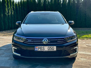 Volkswagen Passat foto 2