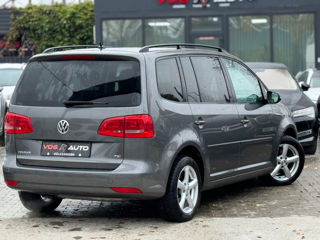 Volkswagen Touran foto 3