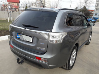 Mitsubishi Outlander foto 3