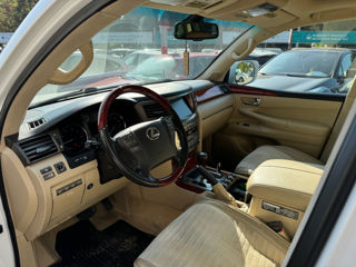 Lexus LX Series foto 6