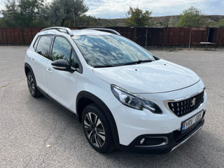 Peugeot 2008 foto 2