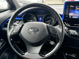 Toyota C-HR foto 15