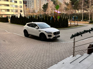 Jaguar E-Pace foto 2