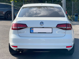 Volkswagen Jetta foto 7