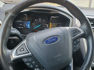 Ford Fusion foto 9