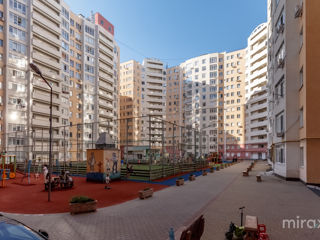 Apartament cu 2 camere, 63 m², Centru, Chișinău foto 13