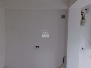 Apartament cu 3 camere, încălzire autonomă, 130 mp foto 4