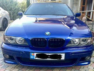 BMW 5 Series foto 1