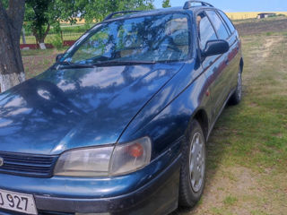 Toyota Carina foto 3