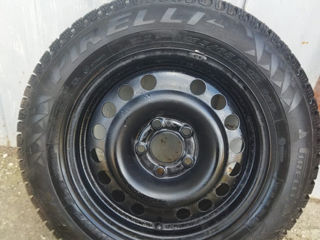 Продаются 2 колеса pirelli с дисками 195/65 R 15