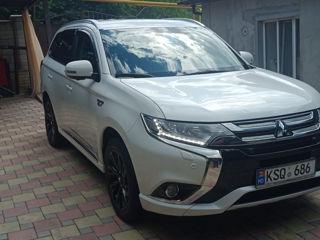 Mitsubishi Outlander foto 2