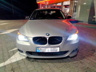 BMW 5 Series foto 2