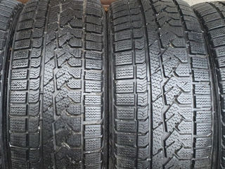 235/60/ R18- Kumho.