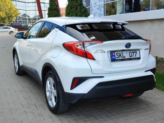 Toyota C-HR foto 4