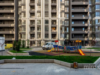 Apartament cu 2 camere, 75 m², Buiucani, Chișinău foto 2