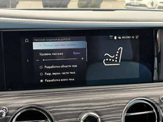 Rolls-Royce Spectre foto 13