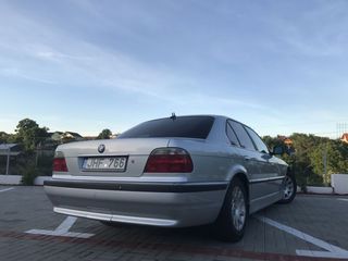 BMW 7 Series foto 3