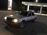 Mercedes Series (W124) foto 1