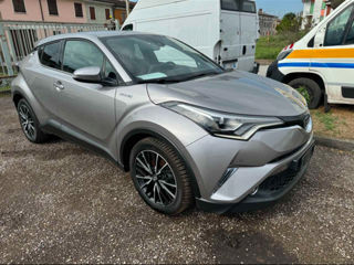 Toyota C-HR foto 2