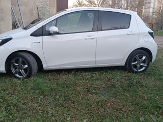 Toyota Yaris foto 2