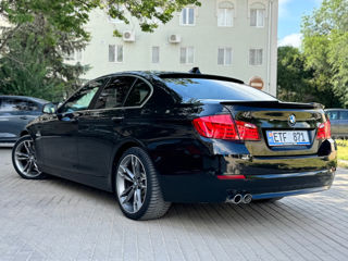 BMW 5 Series foto 3