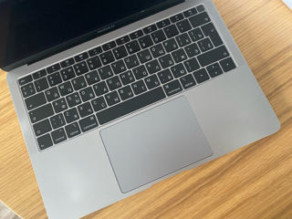 MacBook Air 2019 stare foarte bună foto 2