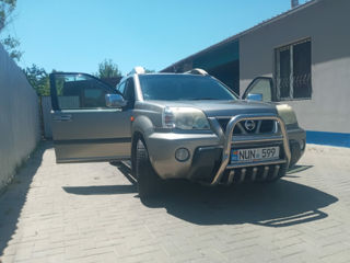 Nissan X-Trail foto 2