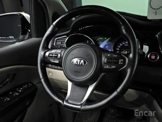 KIA Carnival foto 9