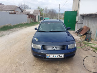 Volkswagen Passat foto 2