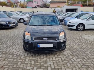 Ford Fusion foto 2