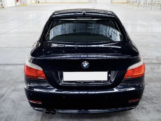 BMW 5 Series foto 2