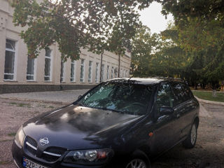 Nissan Almera foto 1