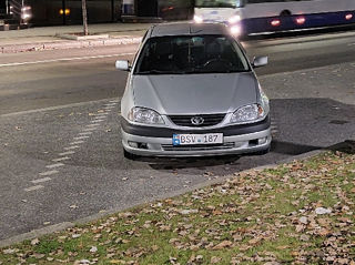 Toyota Avensis foto 3