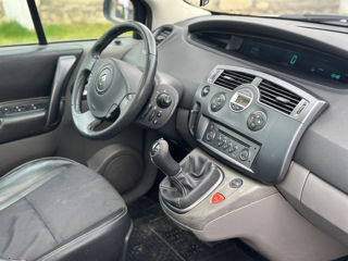Renault Scenic фото 6