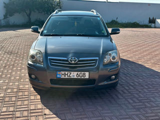 Toyota Avensis foto 2