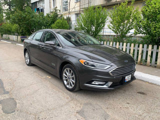 Ford Fusion foto 2